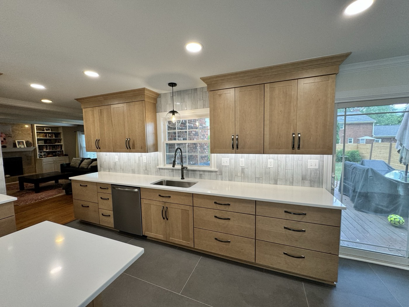 Broeck Pointe Kitchen Remodel project photo