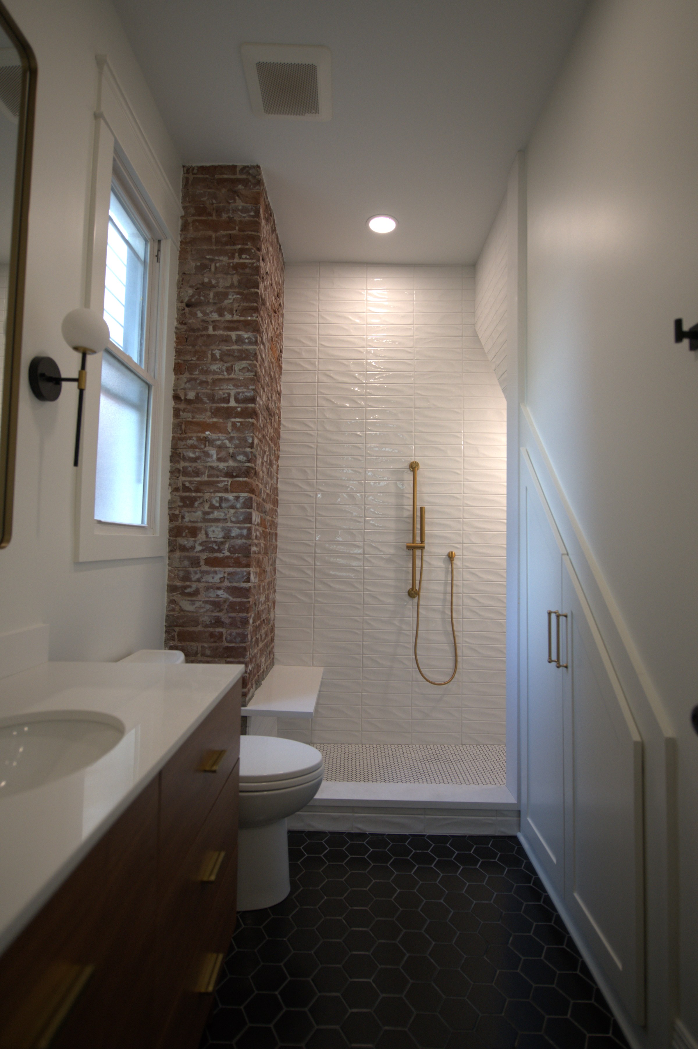 Hallway looking toward bathroom