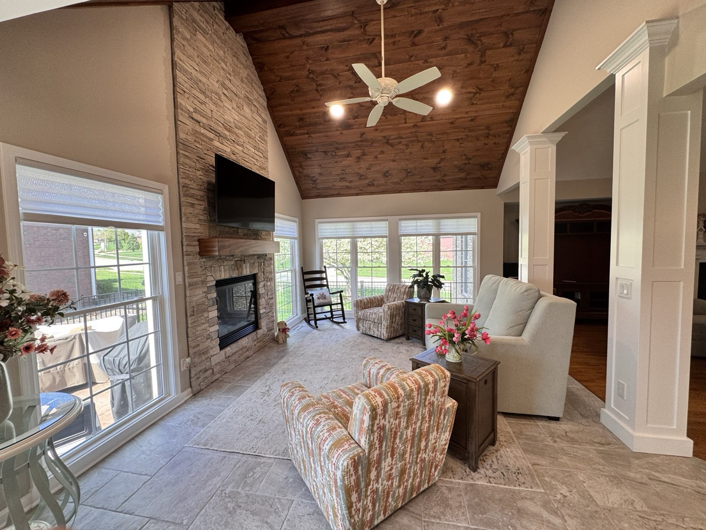 Jeffersontown Vaulted Sun Room Addition project photo